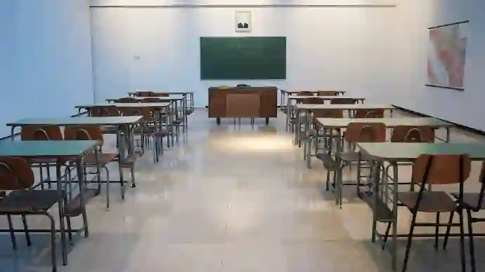 empty conference seminar hall with vacancy for candidate articleship internship guidance