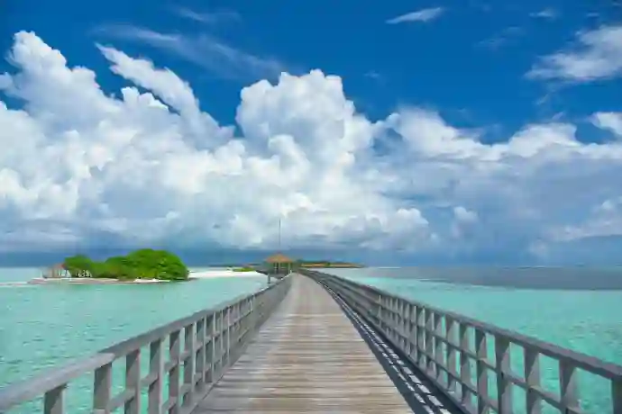 A tour spot showing a large narrow travel area within the ocean for tourist